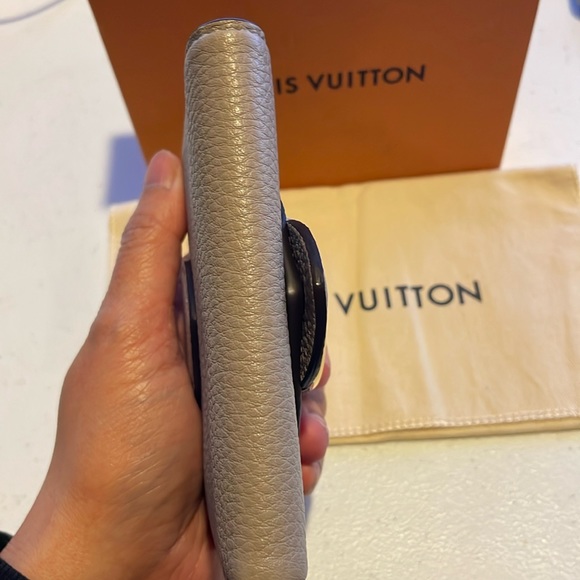 EUC Louis Vuitton Grained calfskin Pont Neuf Trifold Compact wallet Gris - Picture 14 of 17